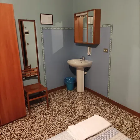 Hostal D'Annunzio House Cesano Boscone Exterior photo
